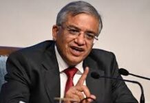 मुख्य चुनाव आयुक्त के खिलाफ महाभियोग की तैयारी, हटाना इतना आसान नहीं